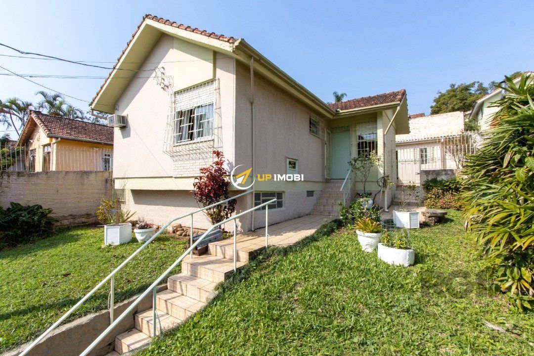 Casa com 75m², 4 dormitórios no bairro Santa Tereza em Porto Alegre para Comprar