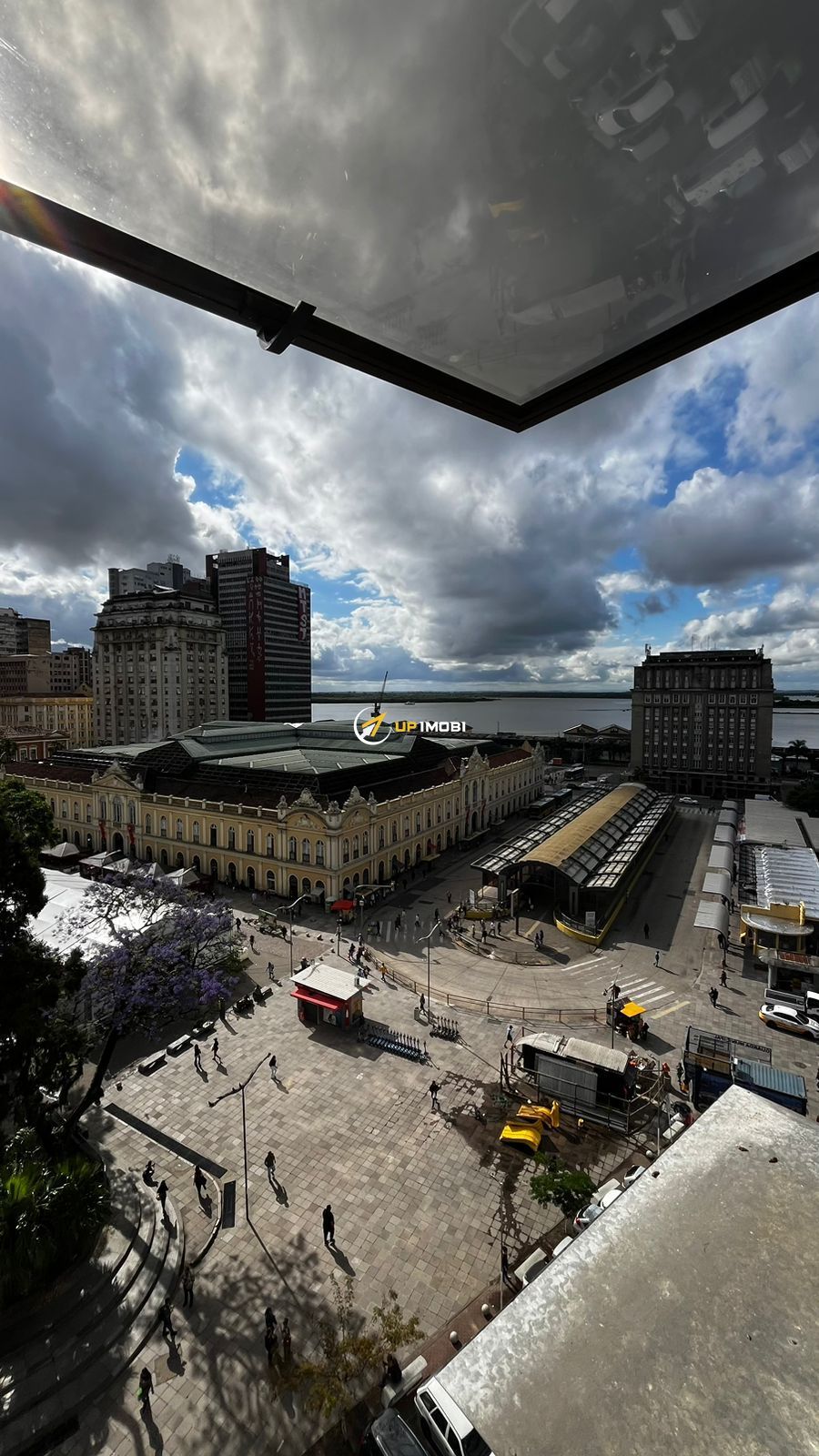 Sala Comercial, 1 dormitório no bairro Centro Histórico em Porto Alegre para Comprar