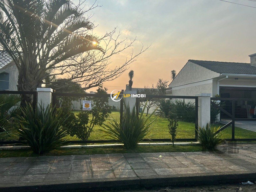 Terreno com 360m² no bairro Centro em Xangri-Lá para Comprar