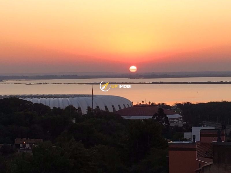 Casa de Condomínio com 350m², 4 dormitórios no bairro Santa Tereza em Porto Alegre para Comprar