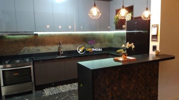 Casa, 3 dormitórios no bairro Hípica em Porto Alegre para Comprar