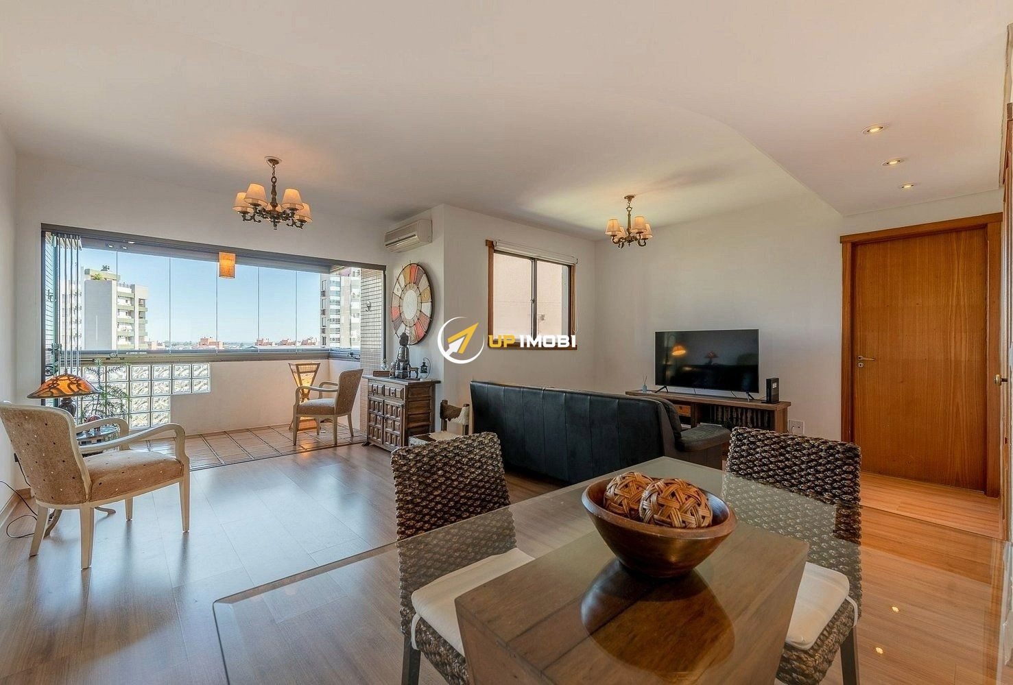 Apartamento com 88m², 2 dormitórios no bairro Chácara das Pedras em Porto Alegre para Comprar