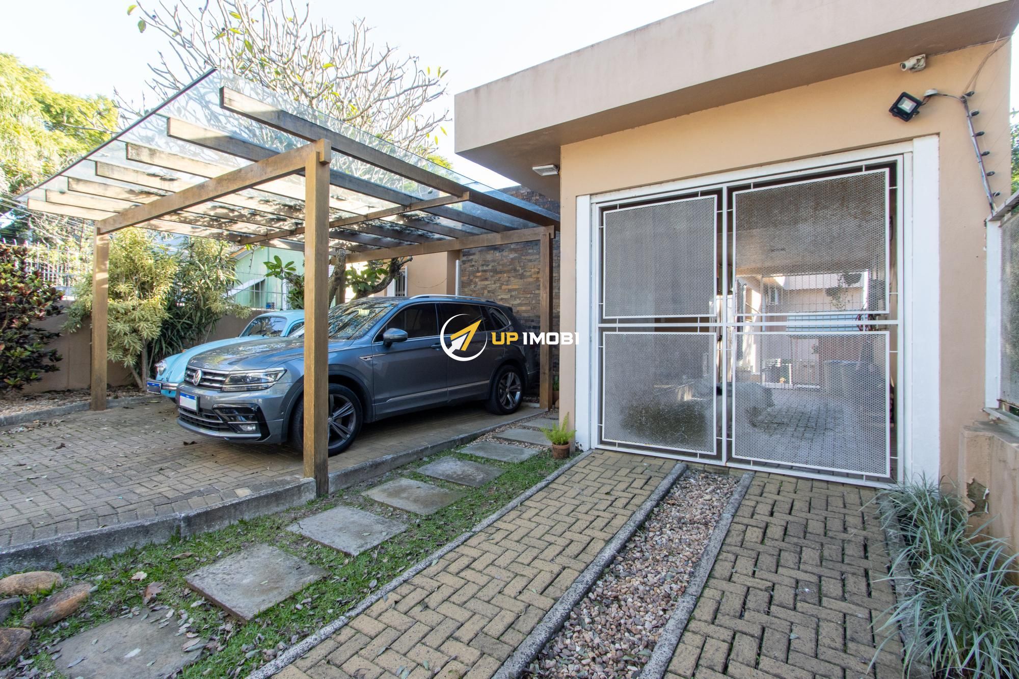 Casa, 3 dormitórios no bairro Cristal em Porto Alegre para Comprar