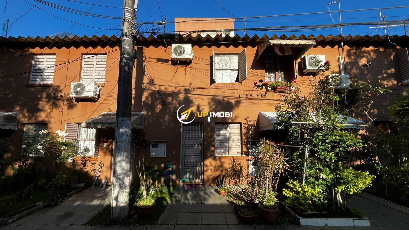 Casa de Condomínio, 3 dormitórios no bairro Guarujá em Porto Alegre para Comprar