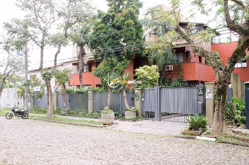Casa de Condomínio com 347m², 4 dormitórios no bairro Vila Assunção em Porto Alegre para Comprar