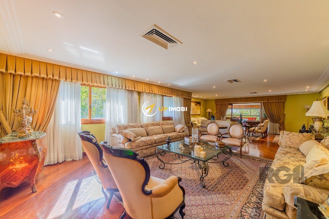 Apartamento, 4 dormitórios no bairro Moinhos de Vento em Porto Alegre para Comprar