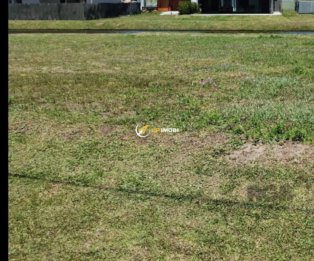 Terreno com 457m² no bairro Centro em Xangri-Lá para Comprar