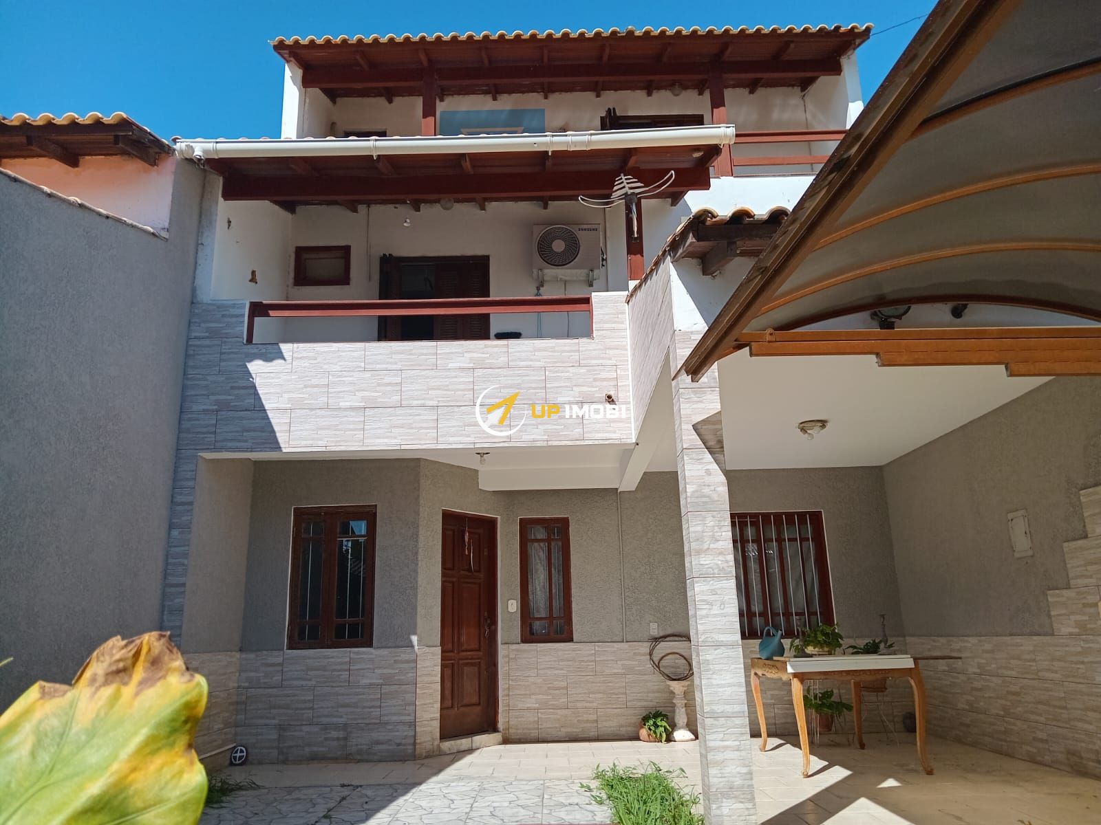 Casa, 2 dormitórios no bairro Guarujá em Porto Alegre para Comprar