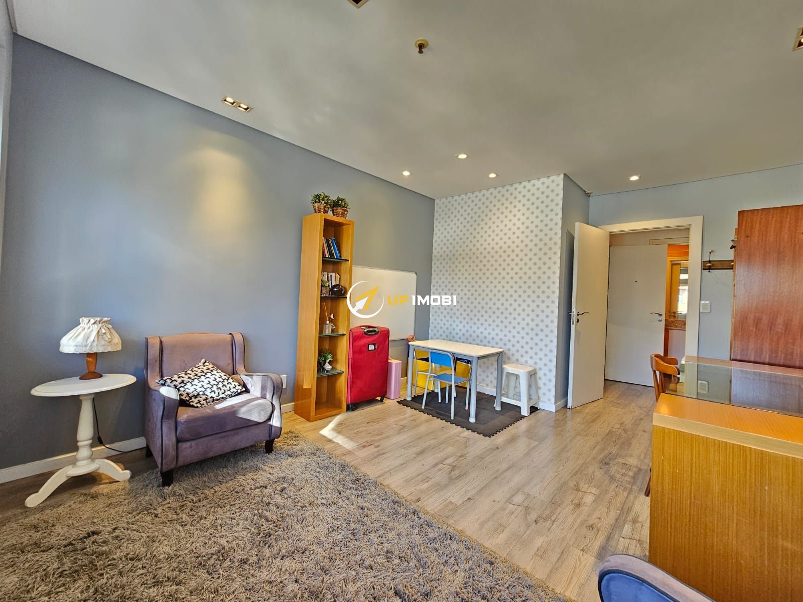 Sala Comercial, 1 dormitório no bairro Moinhos de Vento em Porto Alegre para Comprar