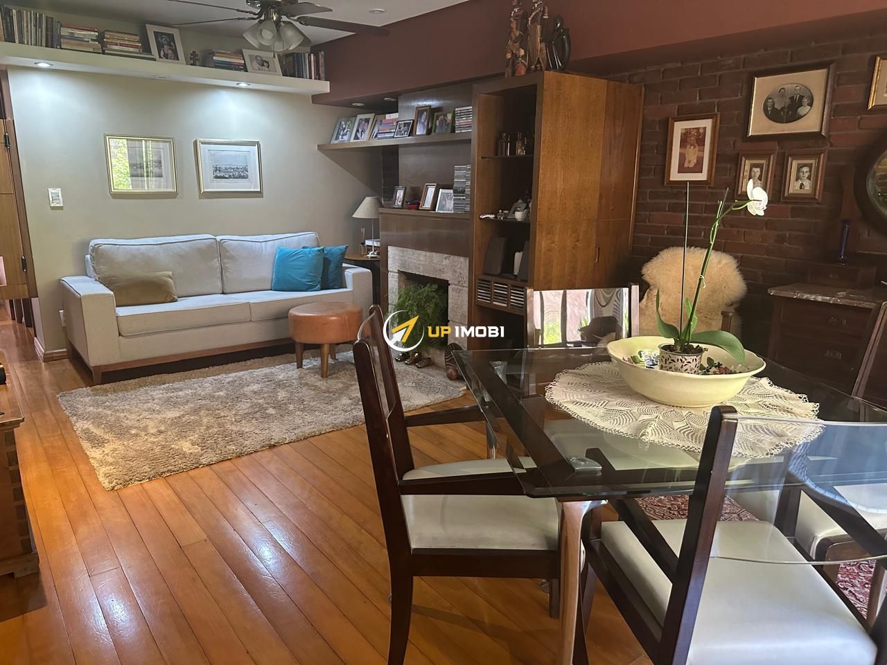 Apartamento, 2 dormitórios no bairro Auxiliadora em Porto Alegre para Comprar