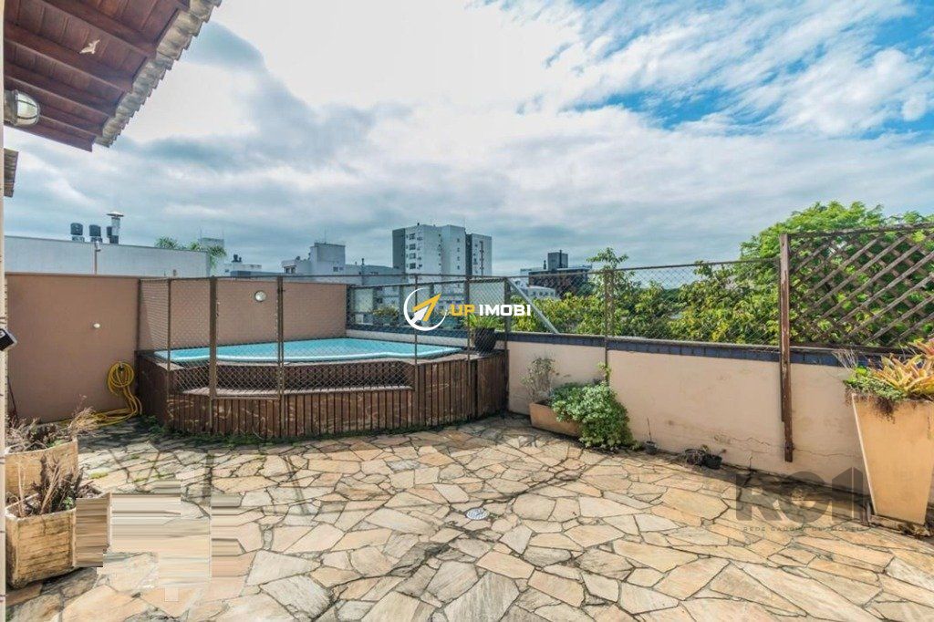 Cobertura, 2 dormitórios no bairro São João em Porto Alegre para Comprar