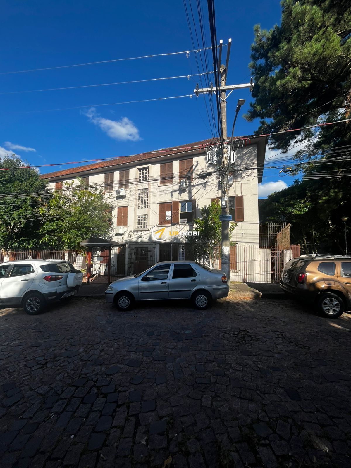 Apartamento, 2 dormitórios no bairro Passo da Areia em Porto Alegre para Comprar