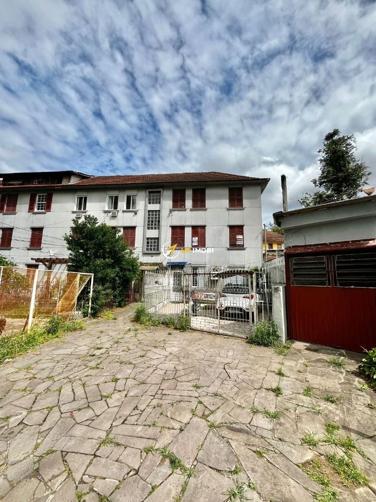 Apartamento, 2 dormitórios no bairro Passo da Areia em Porto Alegre para Comprar