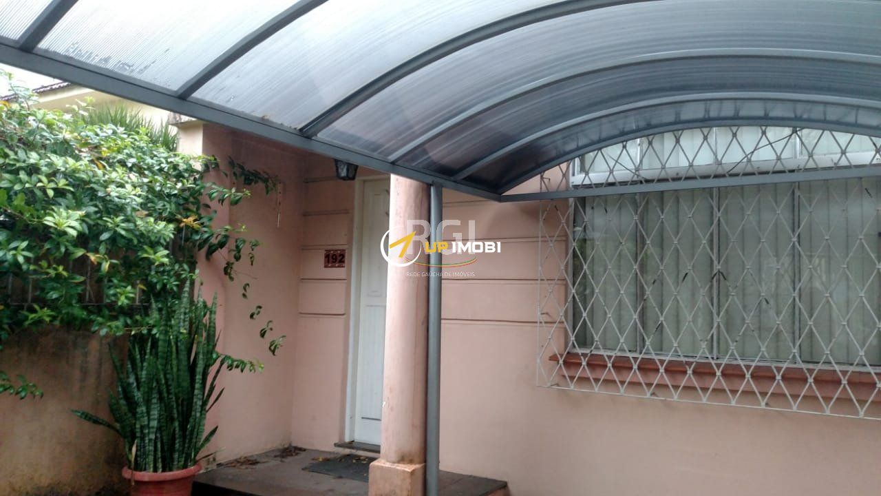 Casa com 140m², 3 dormitórios no bairro Santo Antônio em Porto Alegre para Comprar