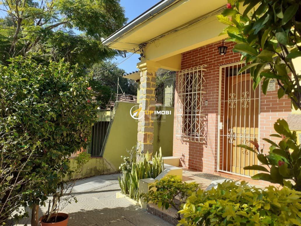 Casa com 360m², 3 dormitórios no bairro Santana em Porto Alegre para Comprar