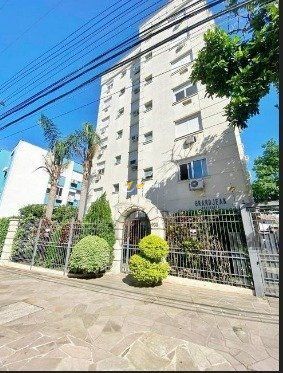 Apartamento, 3 dormitórios no bairro Santo Antônio em Porto Alegre para Comprar