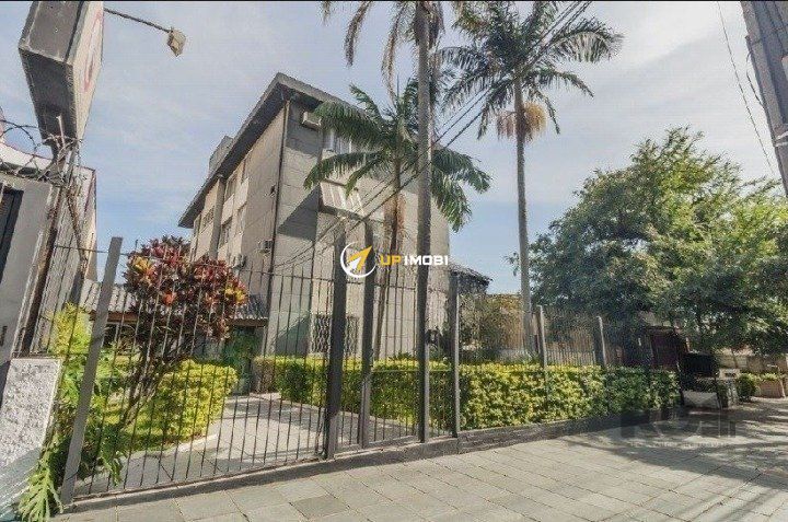 Apartamento, 4 dormitórios no bairro Menino Deus em Porto Alegre para Comprar