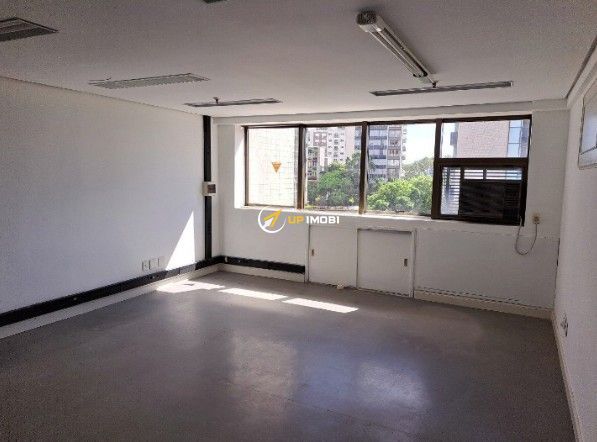 Sala Comercial, 1 dormitório no bairro Rio Branco em Porto Alegre para Comprar