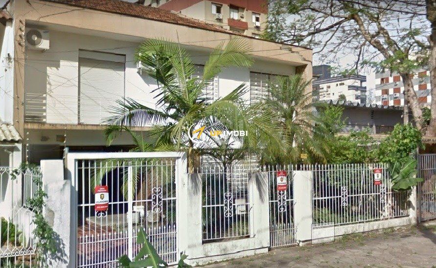 Casa com 400m², 5 dormitórios no bairro Santana em Porto Alegre para Comprar