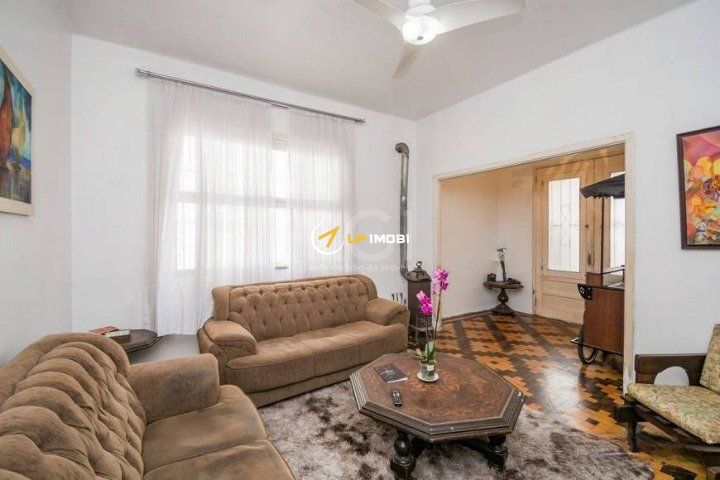 Casa com 290m², 3 dormitórios no bairro Santo Antônio em Porto Alegre para Comprar