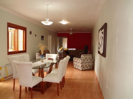 Casa com 330m², 4 dormitórios no bairro Santana em Porto Alegre para Comprar