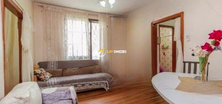 Casa, 3 dormitórios no bairro Partenon em Porto Alegre para Comprar