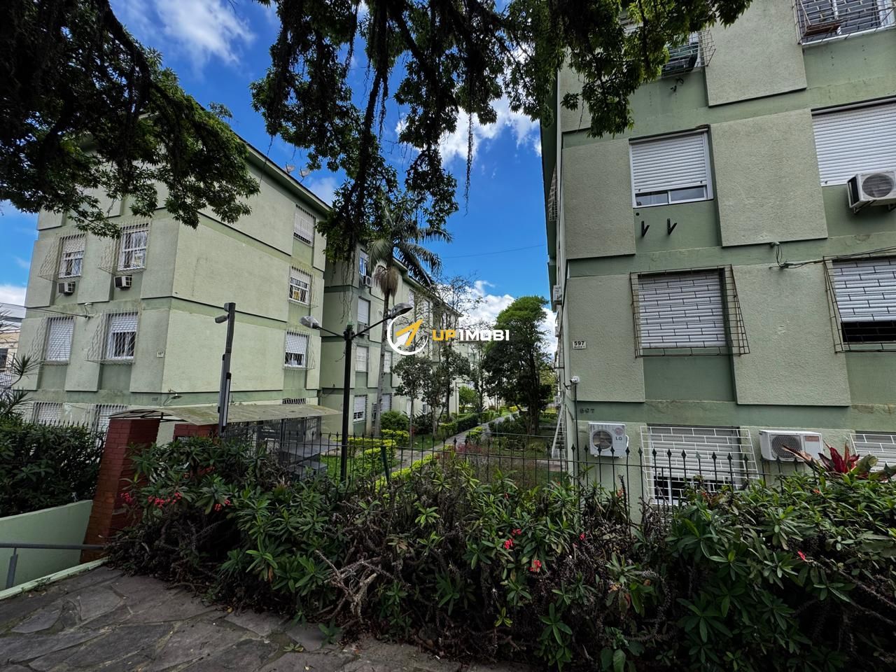Apartamento, 2 dormitórios no bairro Cristal em Porto Alegre para Comprar