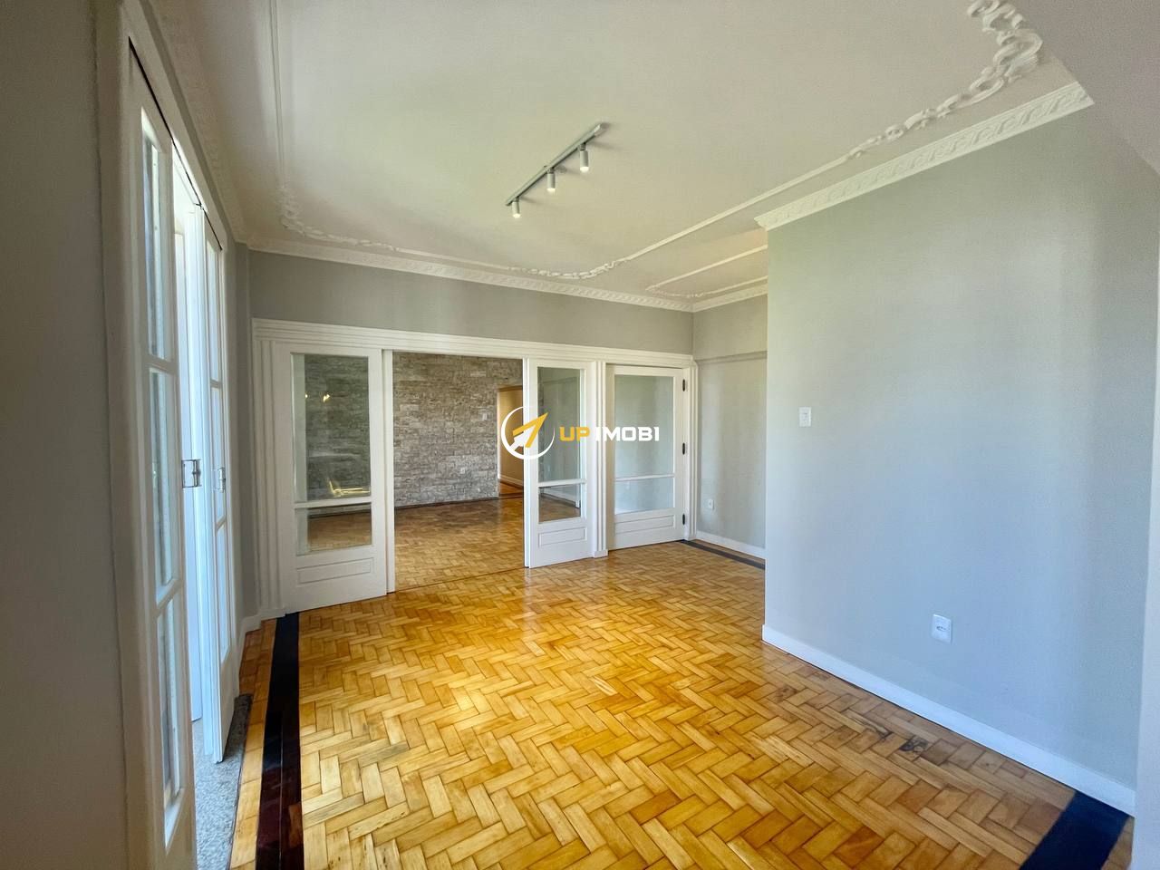 Apartamento, 3 dormitórios no bairro Centro Histórico em Porto Alegre para Comprar