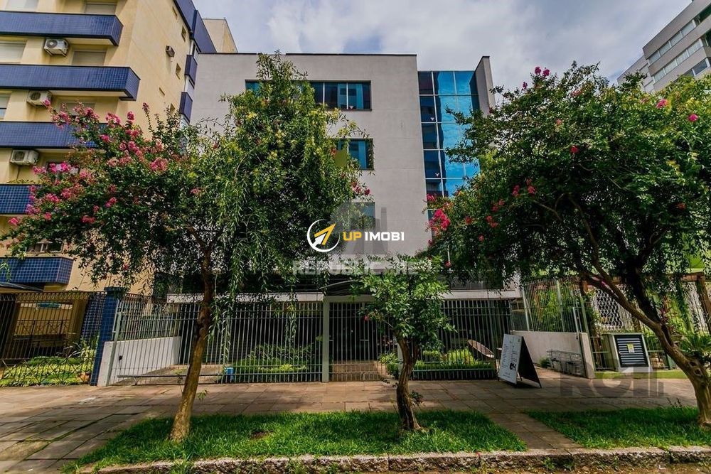 Sala Comercial, 1 dormitório no bairro Menino Deus em Porto Alegre para Comprar