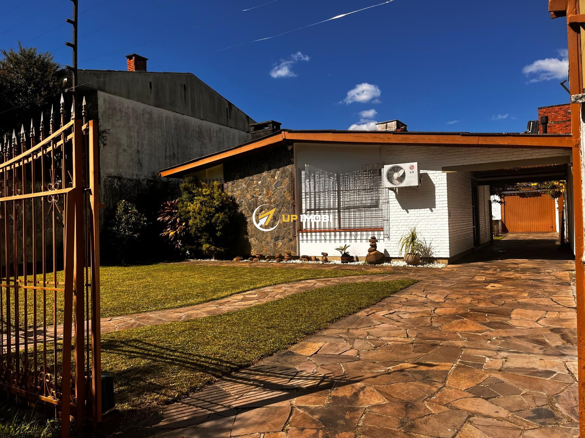 Casa, 2 dormitórios no bairro Ipanema em Porto Alegre para Comprar