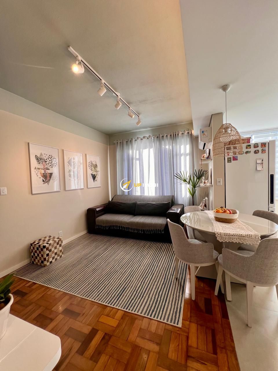 Apartamento, 2 dormitórios no bairro Farroupilha em Porto Alegre para Comprar