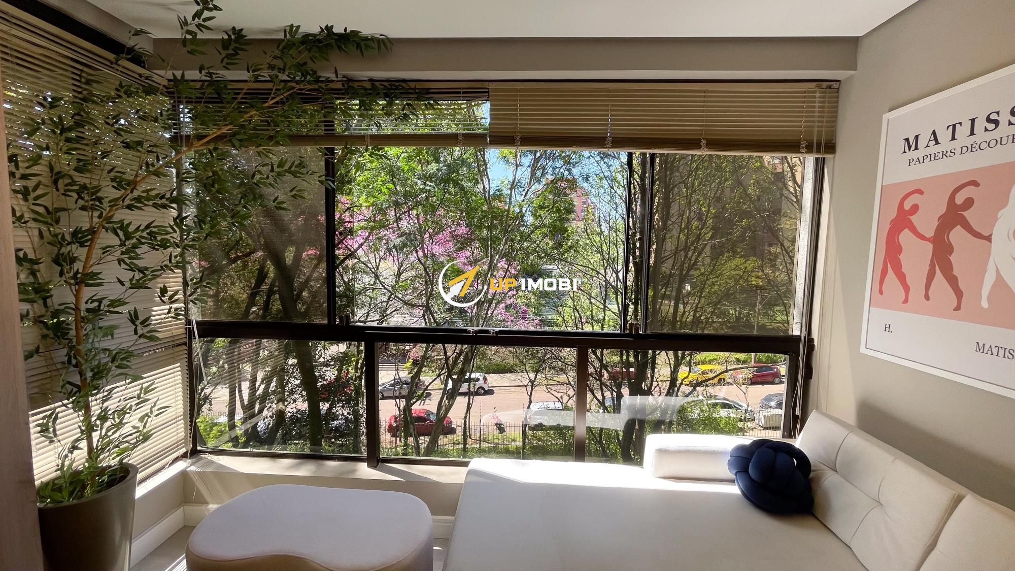 Apartamento, 3 dormitórios no bairro Chácara das Pedras em Porto Alegre para Comprar