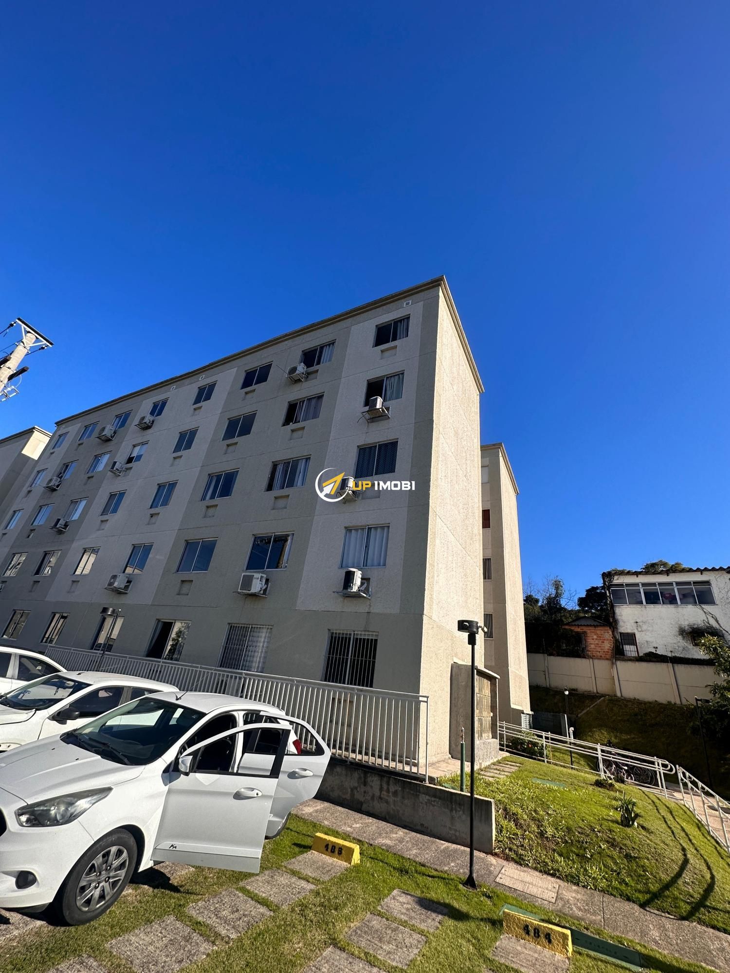 Apartamento com 44m², 2 dormitórios no bairro Cavalhada em Porto Alegre para Comprar