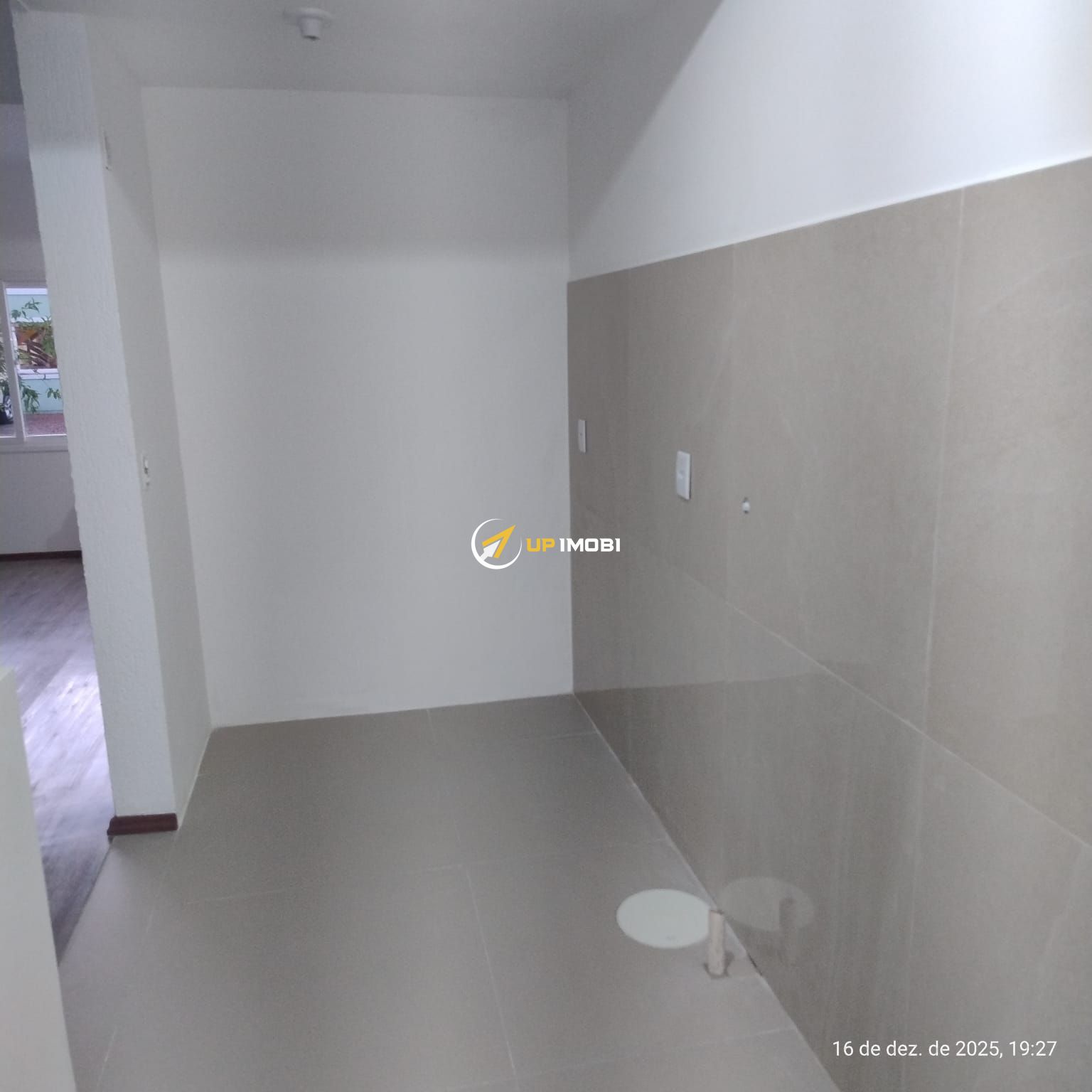 Casa, 2 dormitórios no bairro Hípica em Porto Alegre para Comprar