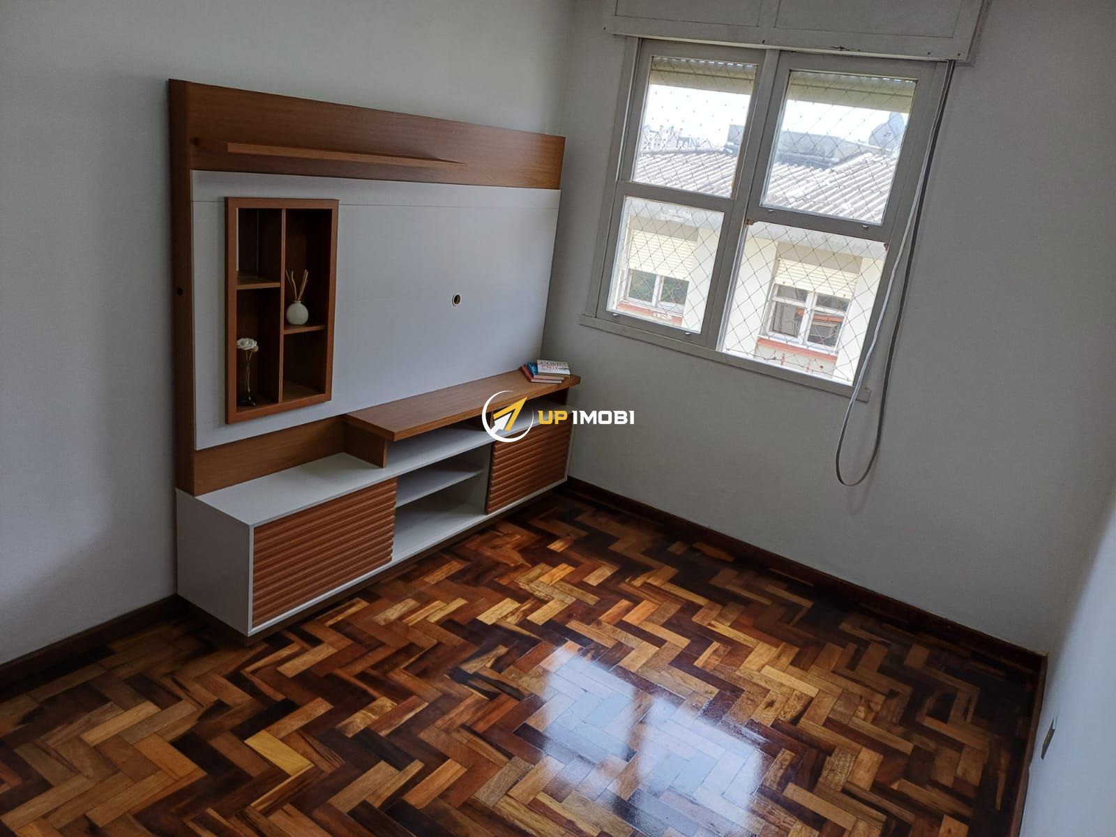 Apartamento, 2 dormitórios no bairro Vila Ipiranga em Porto Alegre para Comprar