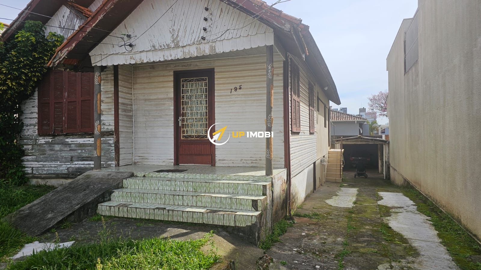 Terreno com 345m² no bairro Vila Ipiranga em Porto Alegre para Comprar