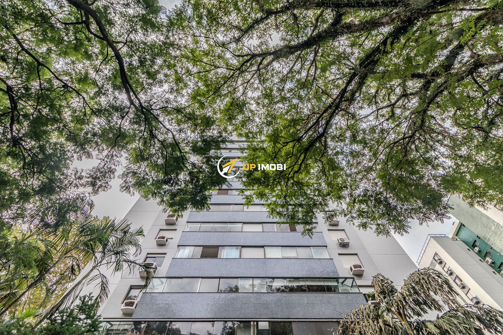 Cobertura, 3 dormitórios no bairro Moinhos de Vento em Porto Alegre para Comprar