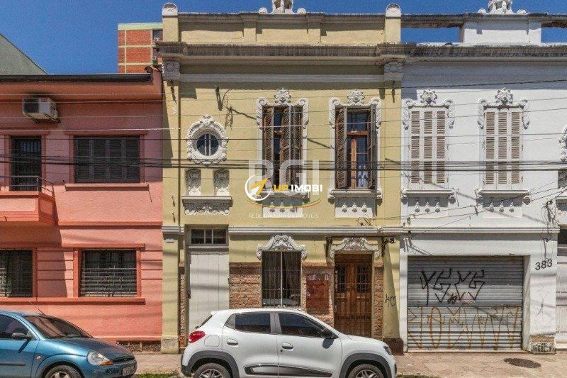 Casa com 490m², 3 dormitórios no bairro Floresta em Porto Alegre para Comprar