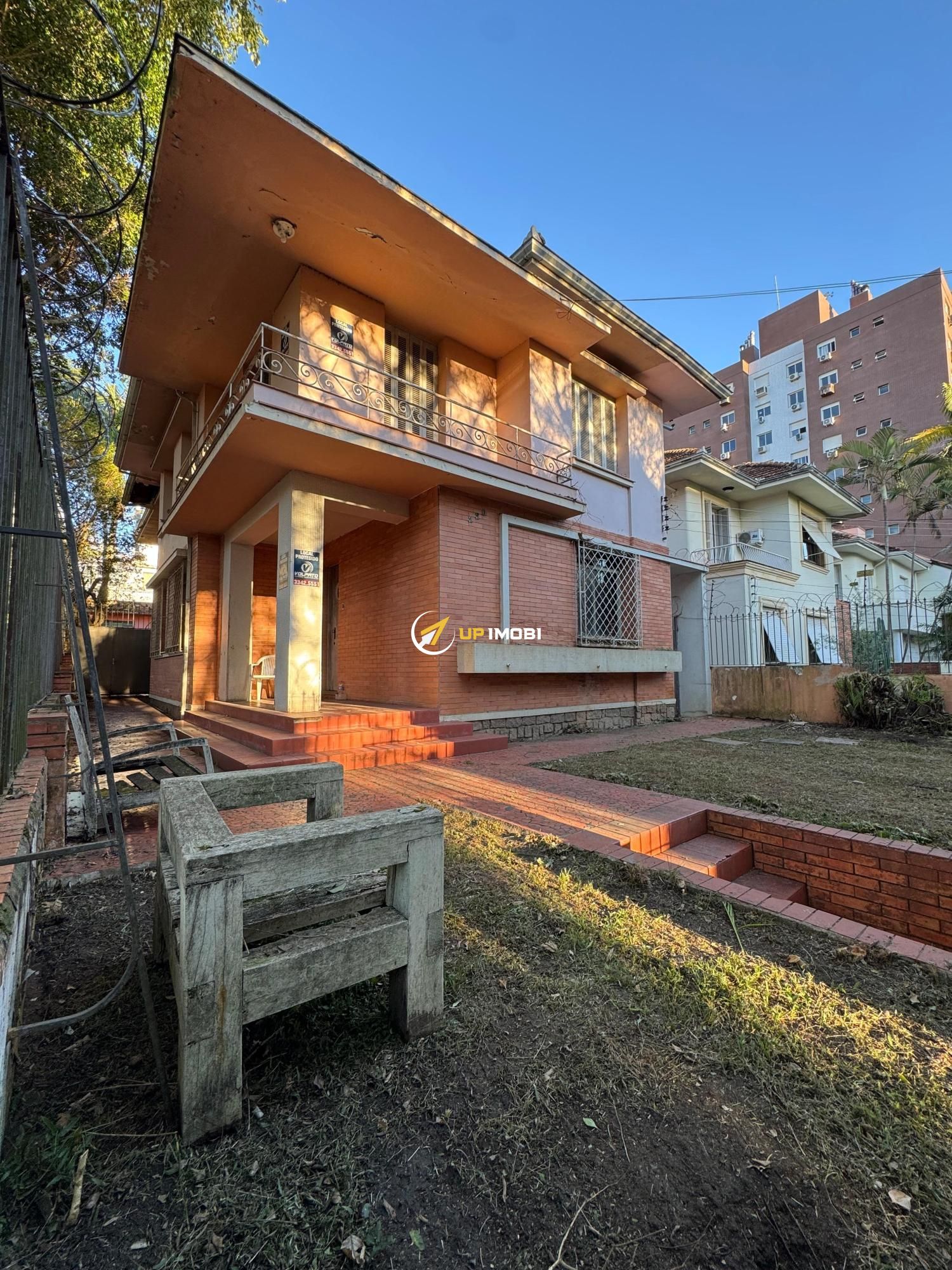 Casa com 243m², 3 dormitórios no bairro Petrópolis em Porto Alegre para Comprar
