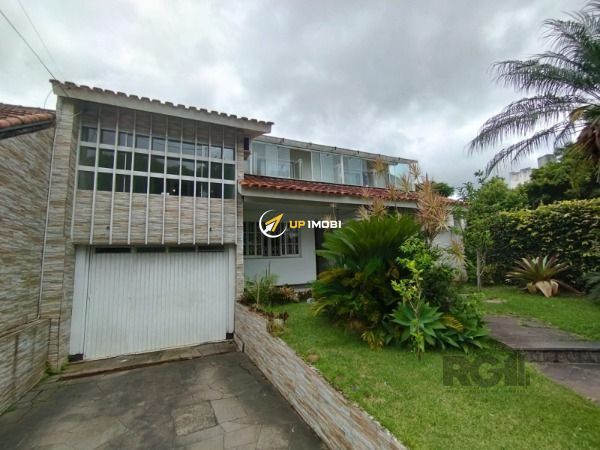 Casa com 325m², 6 dormitórios no bairro Ipanema em Porto Alegre para Comprar
