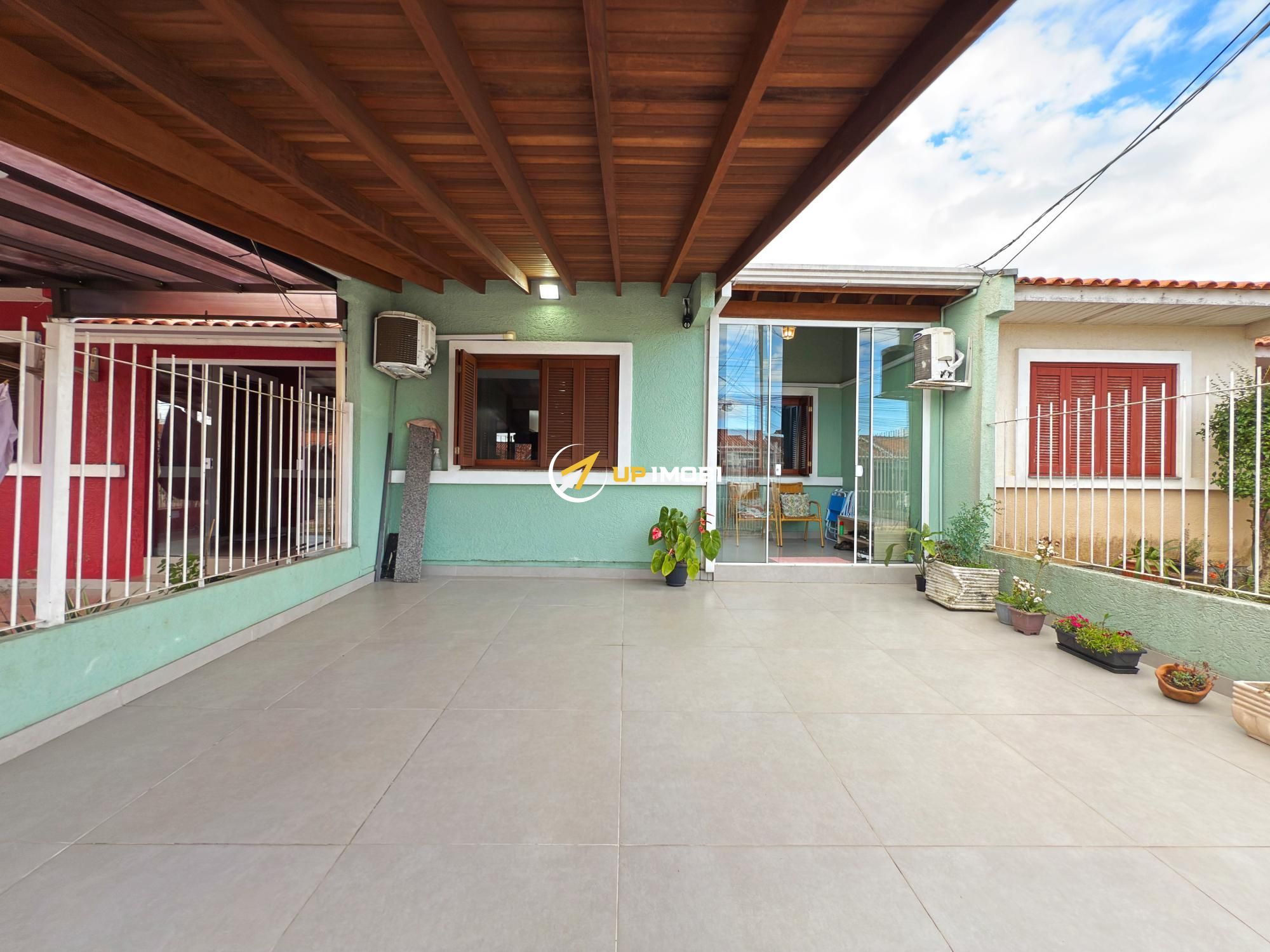 Casa, 3 dormitórios no bairro Hípica em Porto Alegre para Comprar