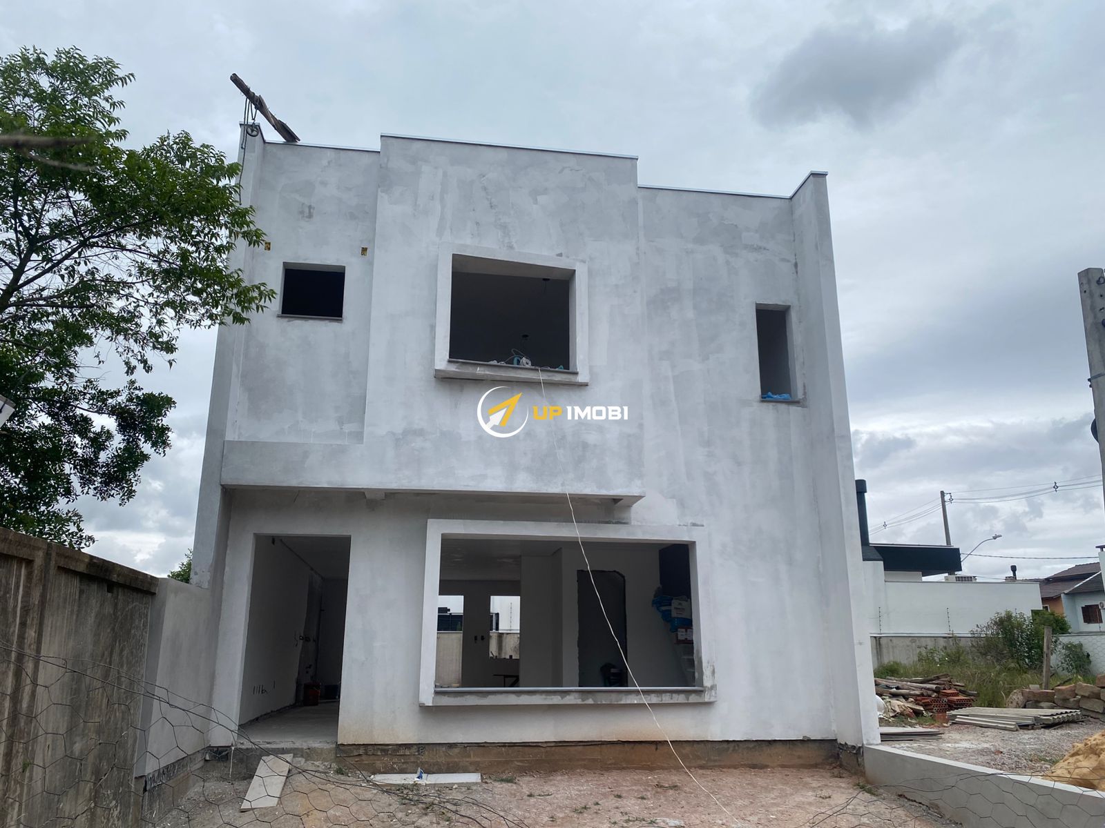 Casa com 140m², 4 dormitórios no bairro Hípica em Porto Alegre para Comprar