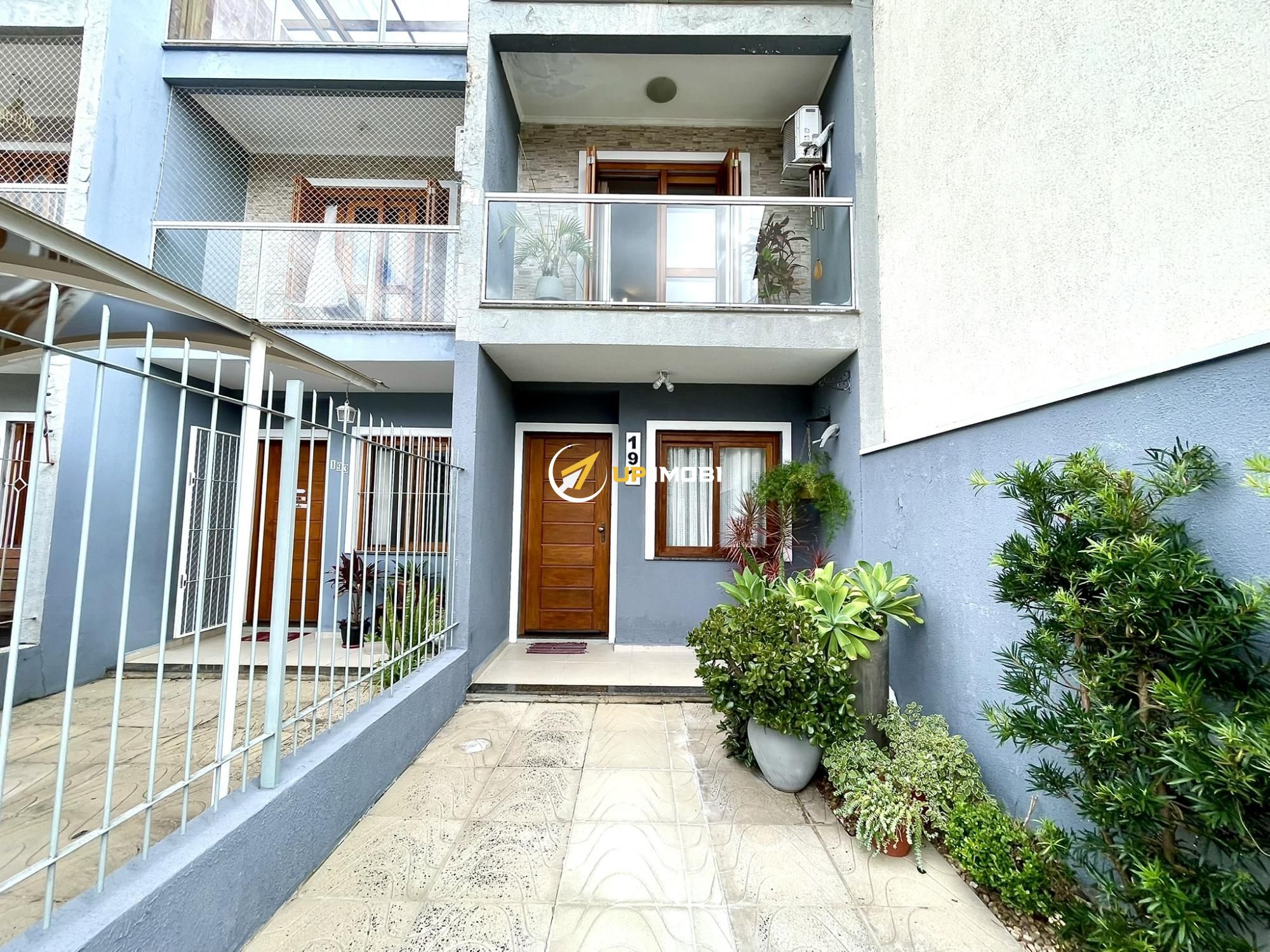 Casa, 2 dormitórios no bairro Hípica em Porto Alegre para Comprar