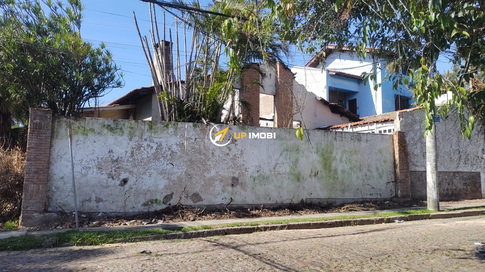 Terreno com 262m² no bairro Guarujá em Porto Alegre para Comprar
