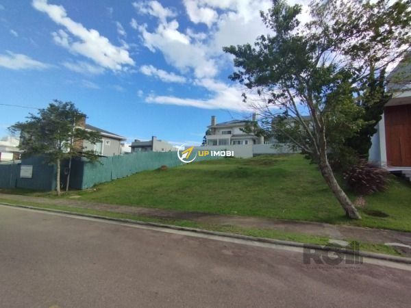 Terreno com 745m² no bairro Vila Nova em Porto Alegre para Comprar