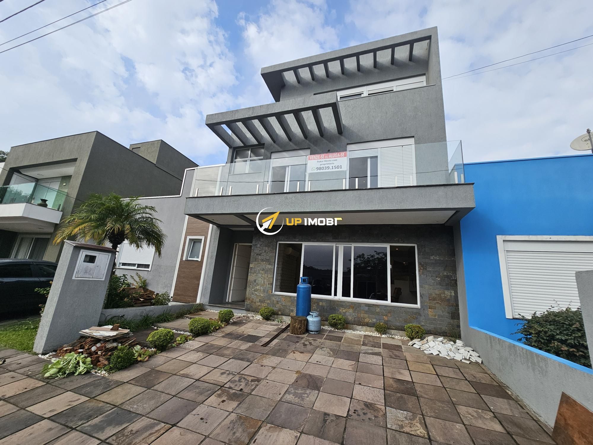 Casa de Condomínio com 212m², 4 dormitórios no bairro Hípica em Porto Alegre para Comprar