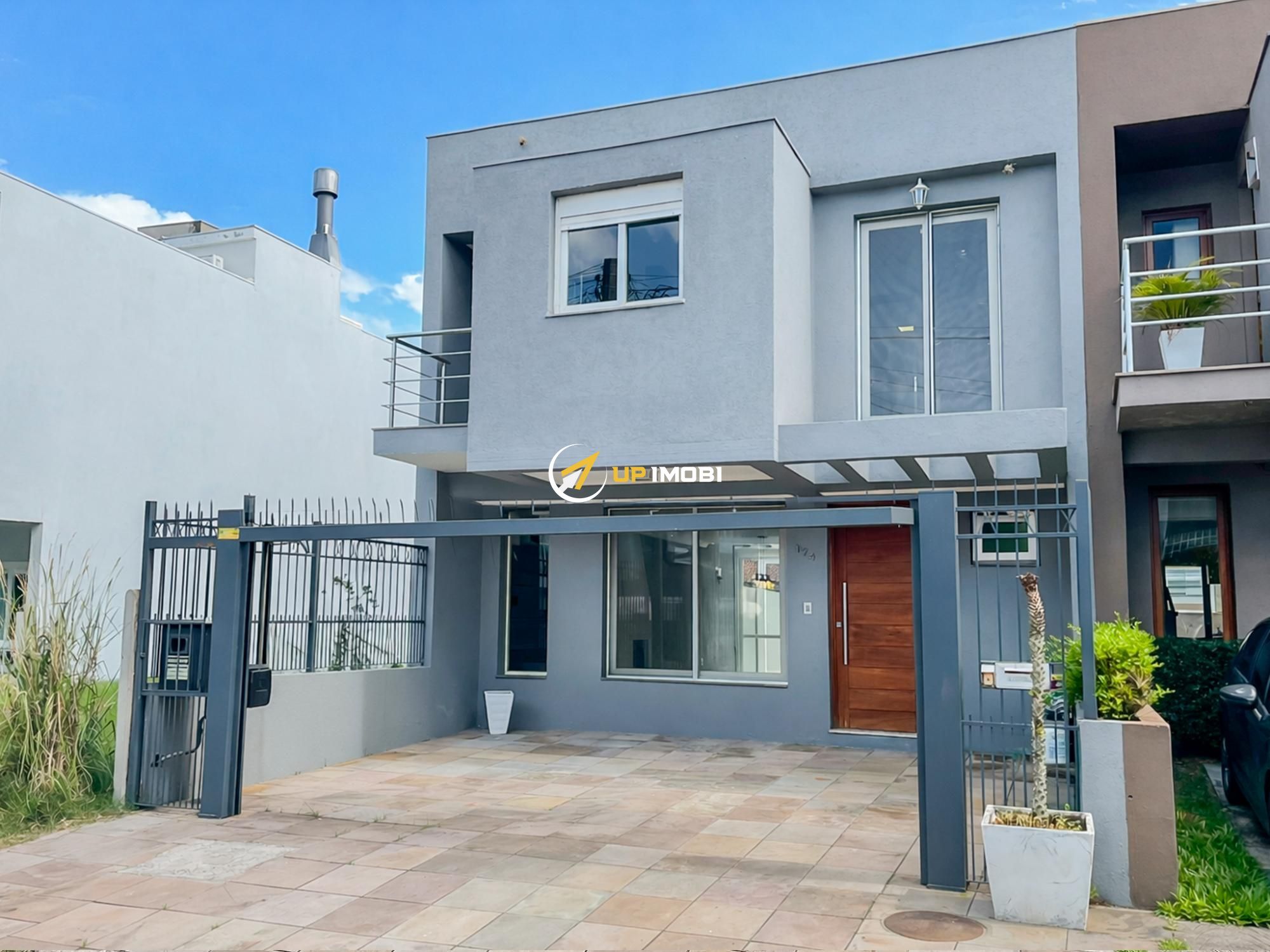 Casa com 159m², 3 dormitórios no bairro Hípica em Porto Alegre para Comprar