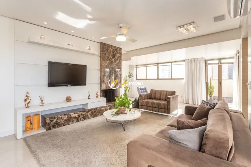 Cobertura, 2 dormitórios no bairro Três Figueiras em Porto Alegre para Comprar