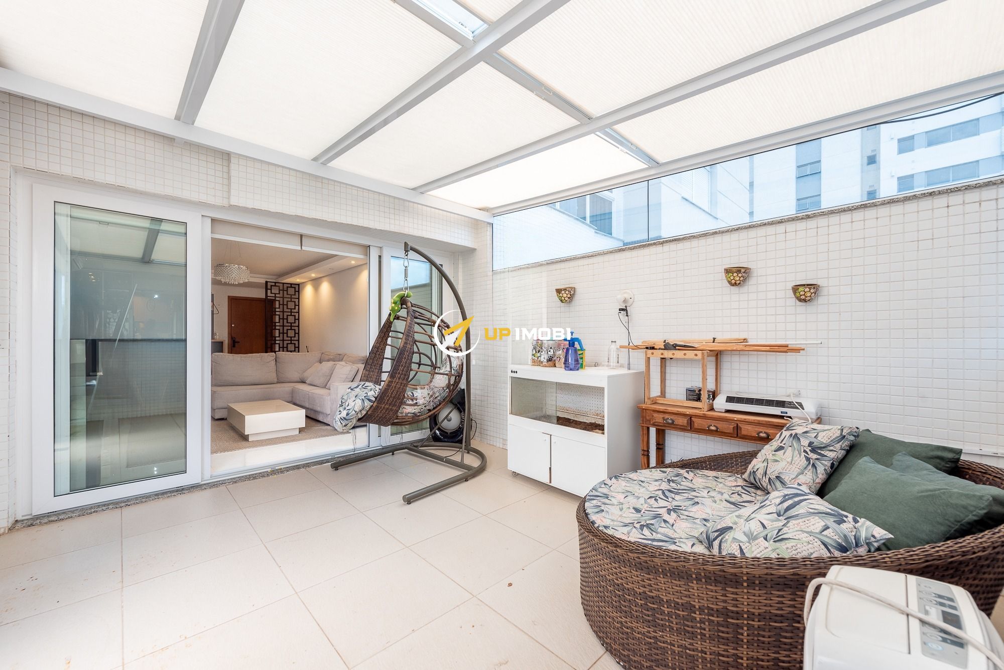 Apartamento Garden, 3 dormitórios no bairro Chácara das Pedras em Porto Alegre para Comprar