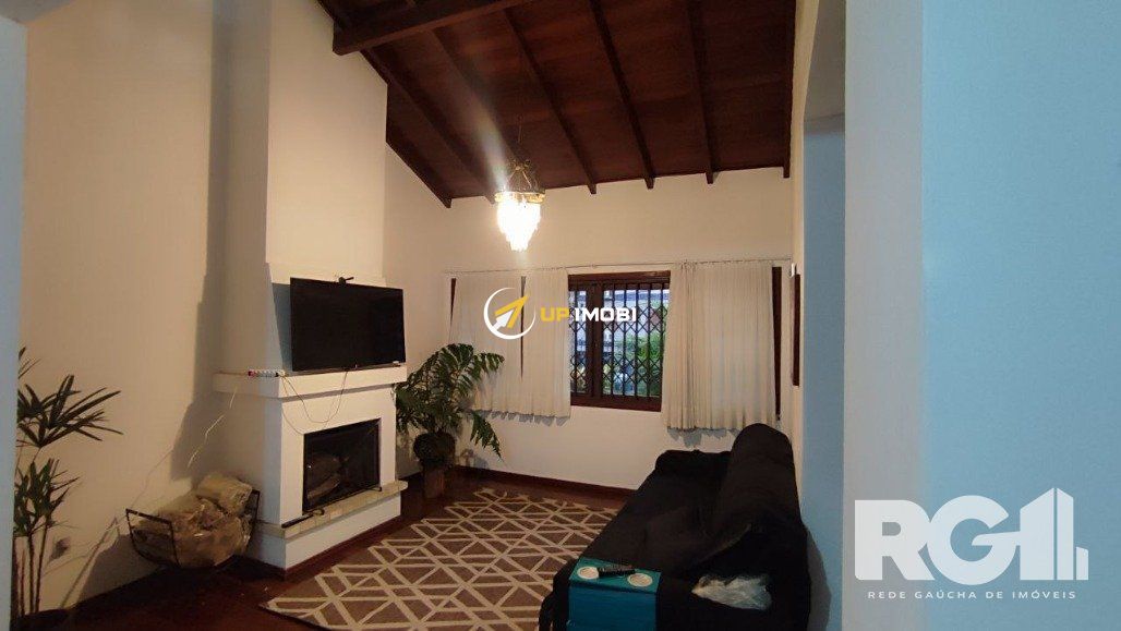 Casa com 396m², 4 dormitórios no bairro Jardim Itu em Porto Alegre para Comprar